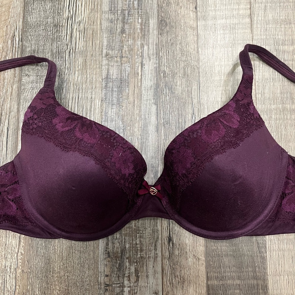 Victoria’s Secret size 34C bra